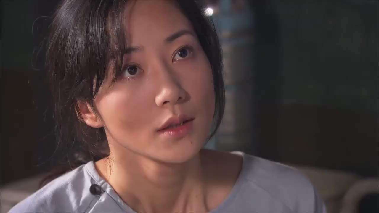 冲出月亮岛雅子被苏静的话打动了两个人对视了许久