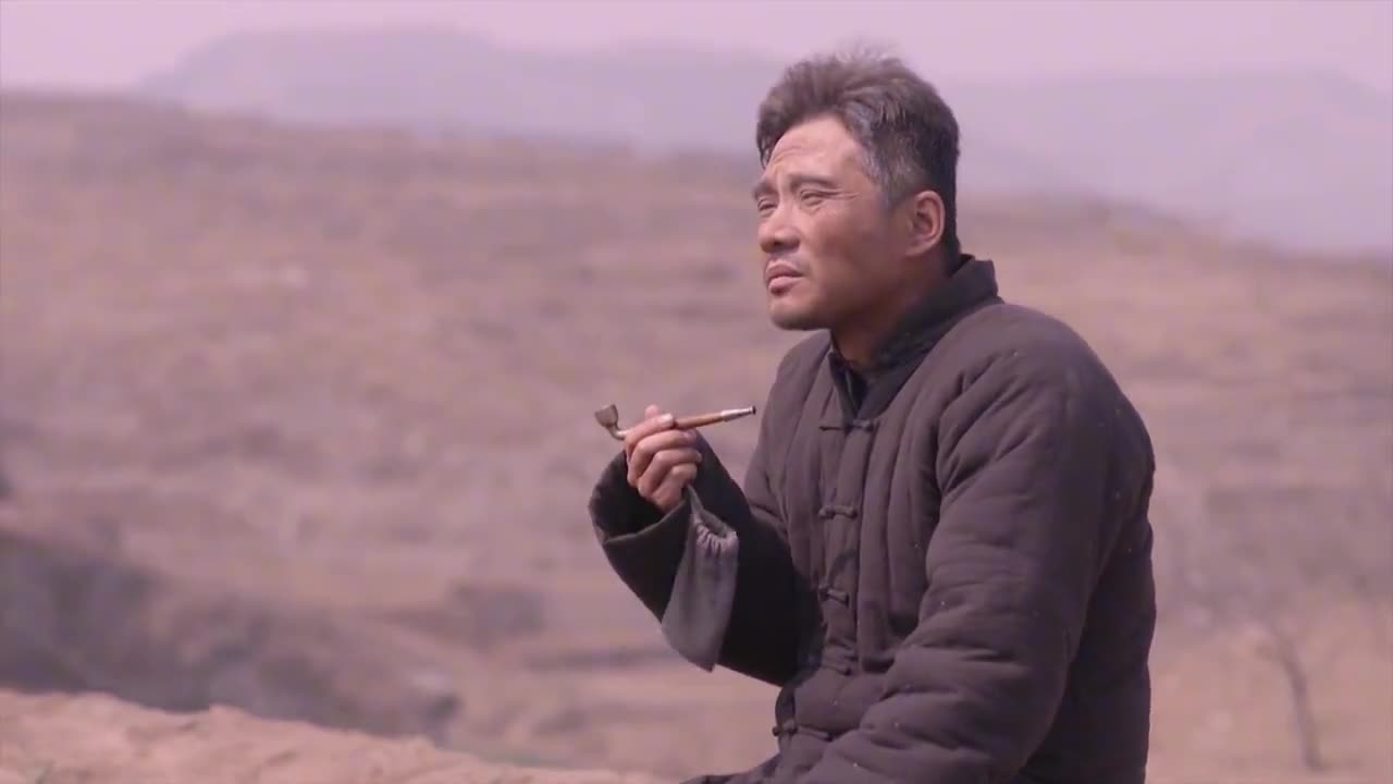 老农民娶媳妇才要紧儿子出人头地闯世界父亲背朝黄土愁满地