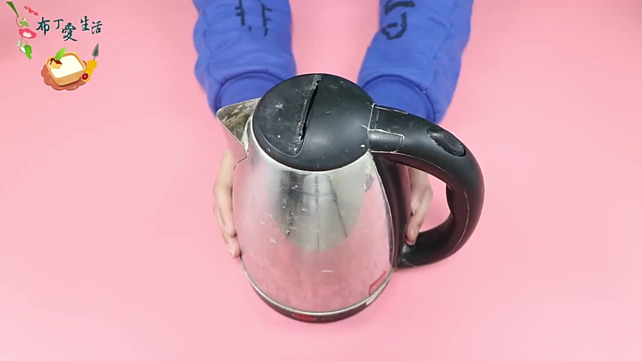 废旧电水壶可不要丢掉教你3个最实用的妙用一年能省下不少钱