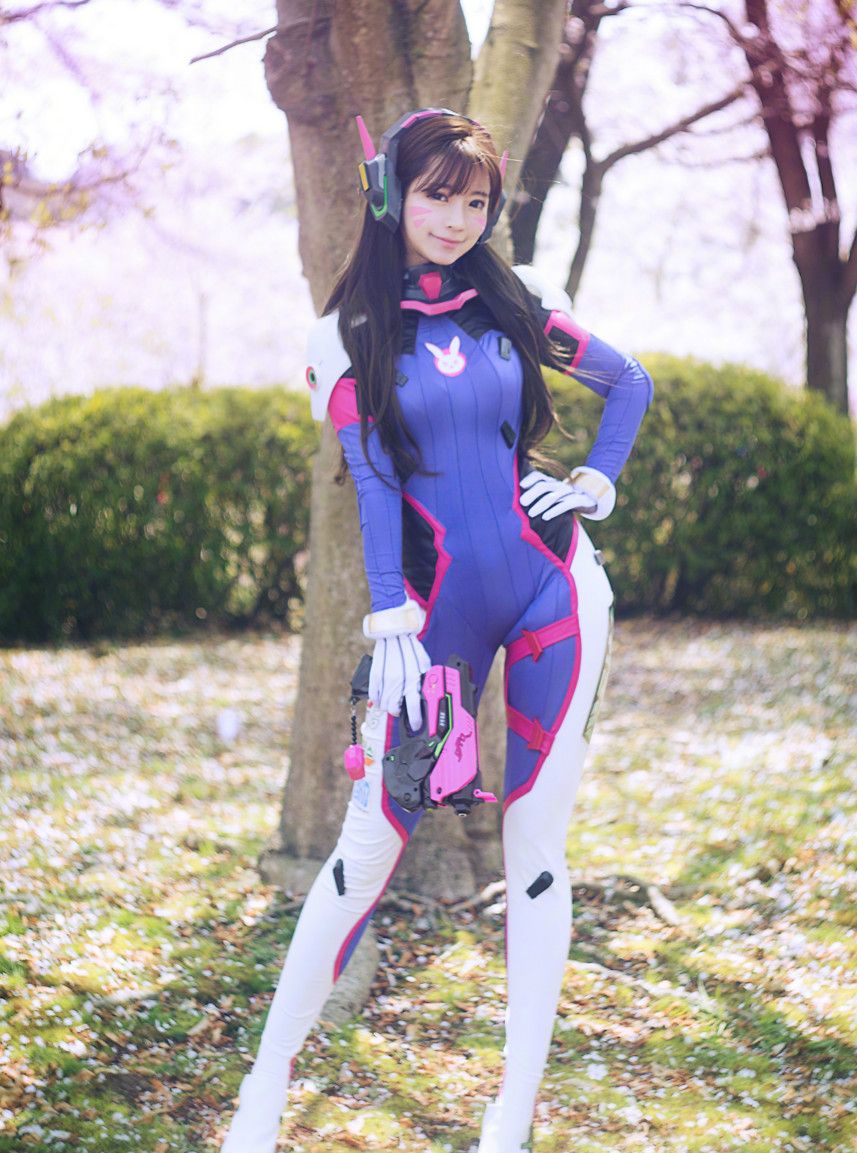 刚交往的女朋友喜欢玩cosplay猜猜她这次扮演的是哪个角色吧