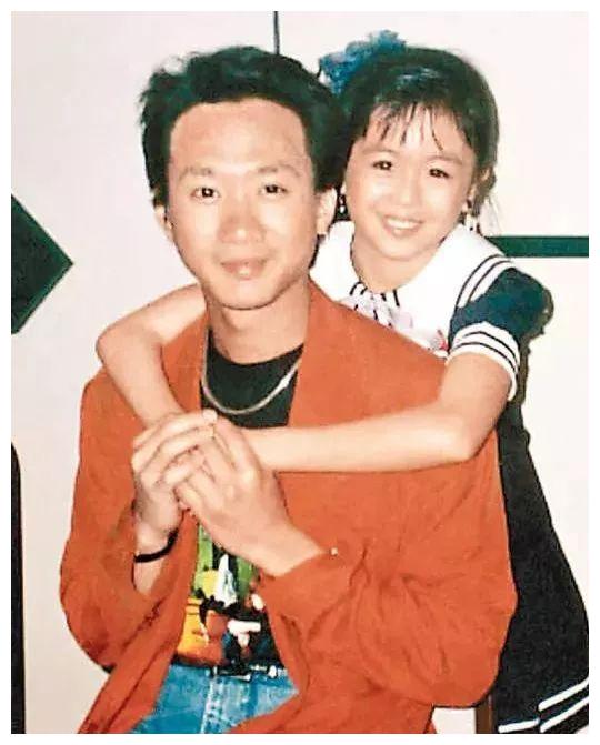 她是香港最火童星黄家驹张国荣的妹妹现在怎样了