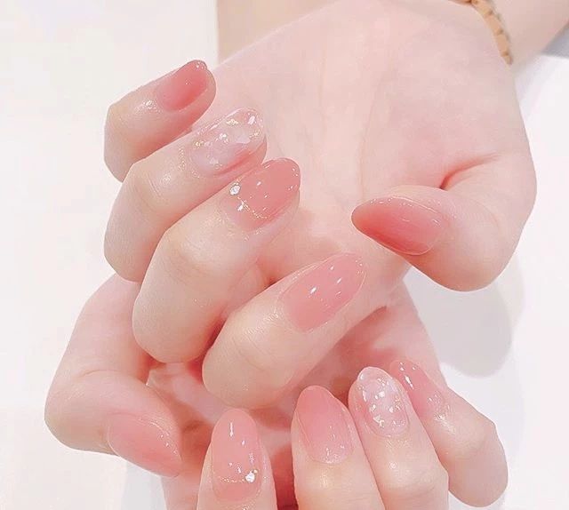 夏天美甲的4款极简色,忍不住的喜欢_高清图集_新浪网
