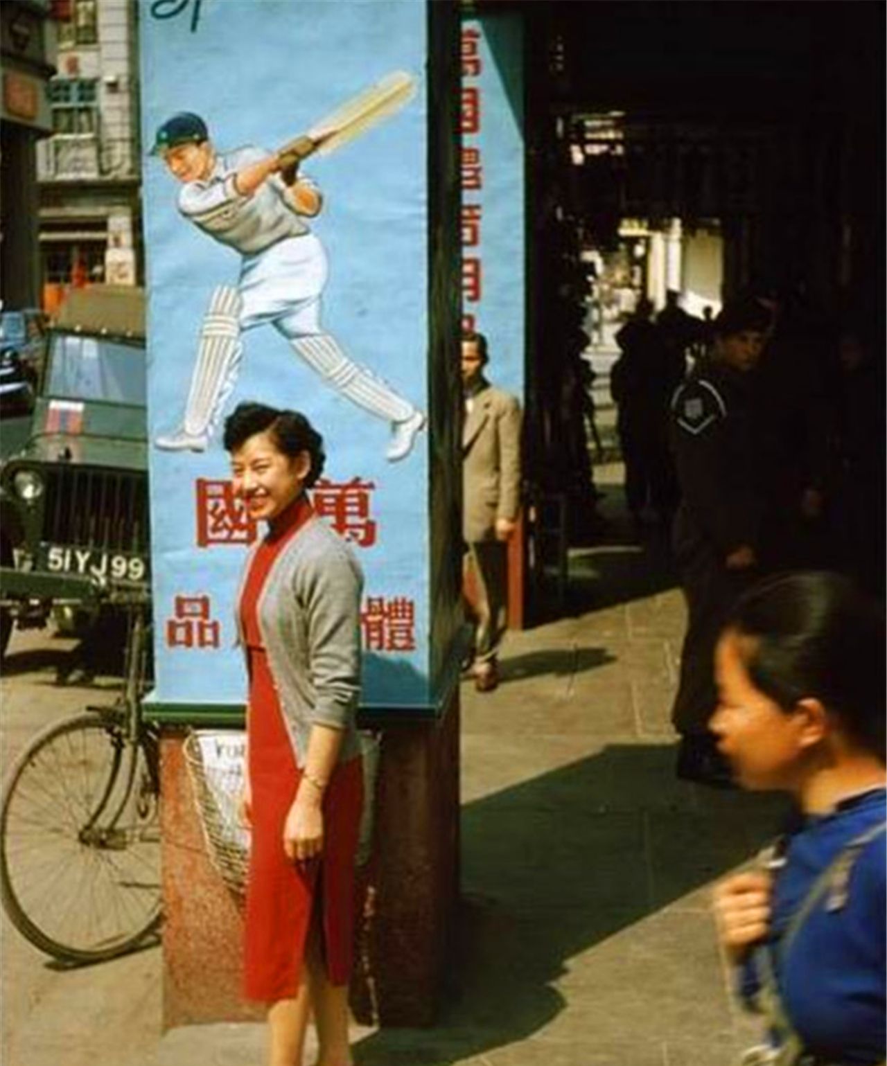 老照片 50年代的香港街拍 图3原来香港60年前就有电动车了 老照片 50年代的香港街拍 图3原来香港60年前就有电动车了