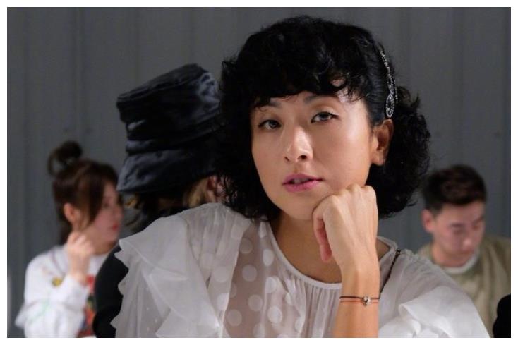 陈奕迅老婆阔太生活曝光,46岁的她初学滑板,上手极快进步神速|徐濠萦