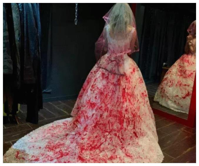 有种特殊李诞老婆的婚纱看她穿上的效果一般人驾驭不了