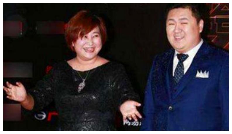 你还在馋贾玲贾玲其实早就结婚了老公居然是我们熟悉的他