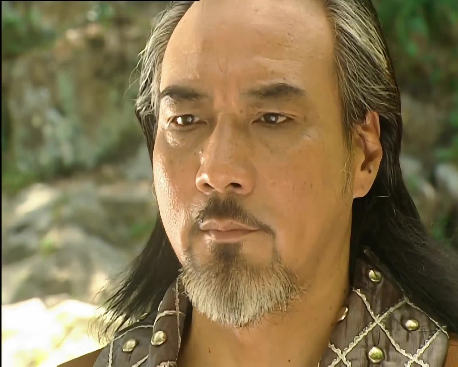 水月洞天尹仲找到入口凭自身功力难以进入身受重伤