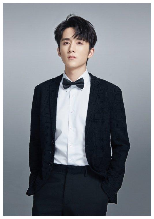 张新成直播竟一问三不知?迅速查阅cpa,求生欲溢出屏幕