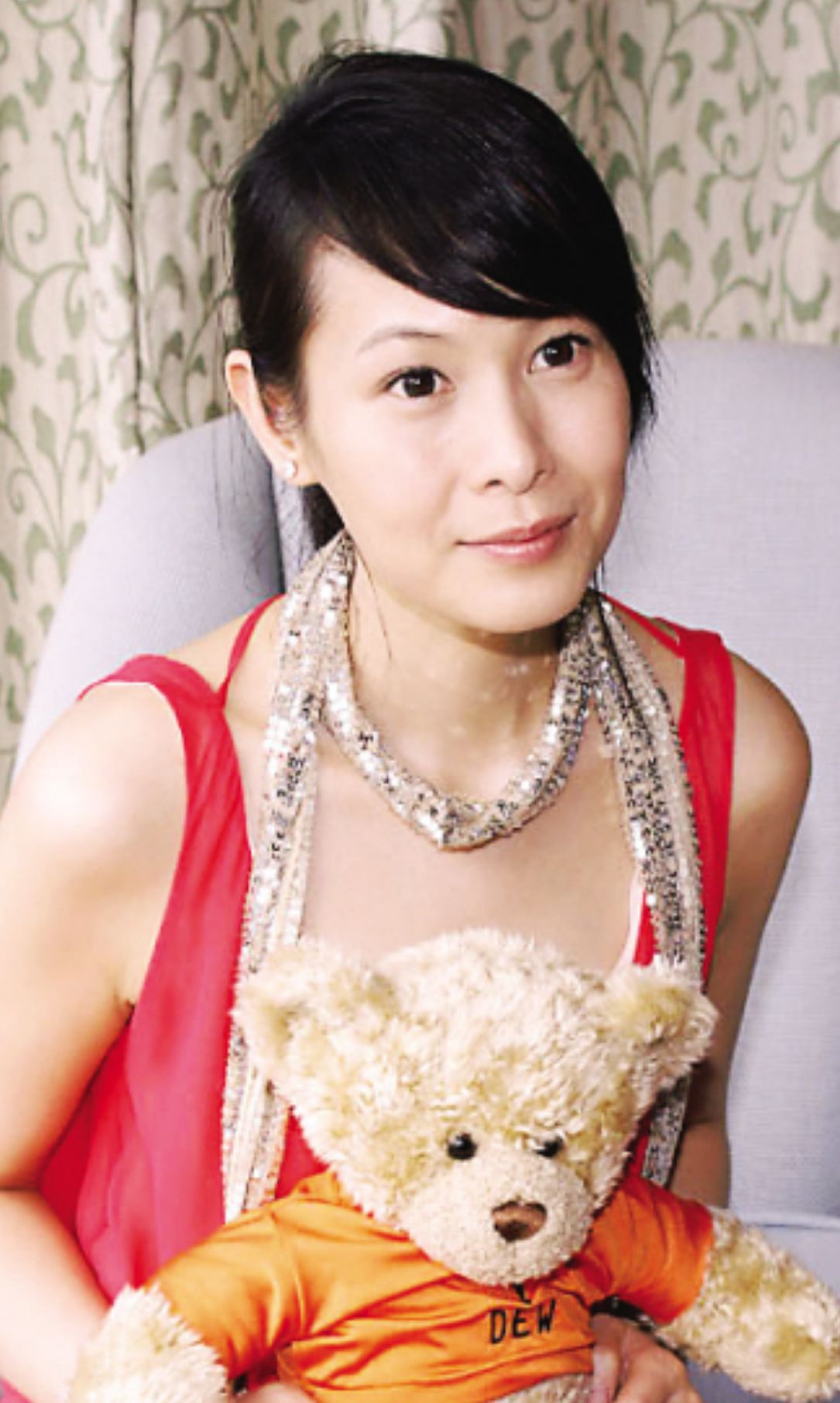 刘若英时尚气质照,她的那首后来,伴随了多少人的爱情