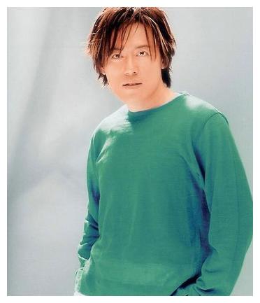 他是歌坛的大佬,娶得自己的初恋,如今53岁的他事业有成家庭美满|张宇