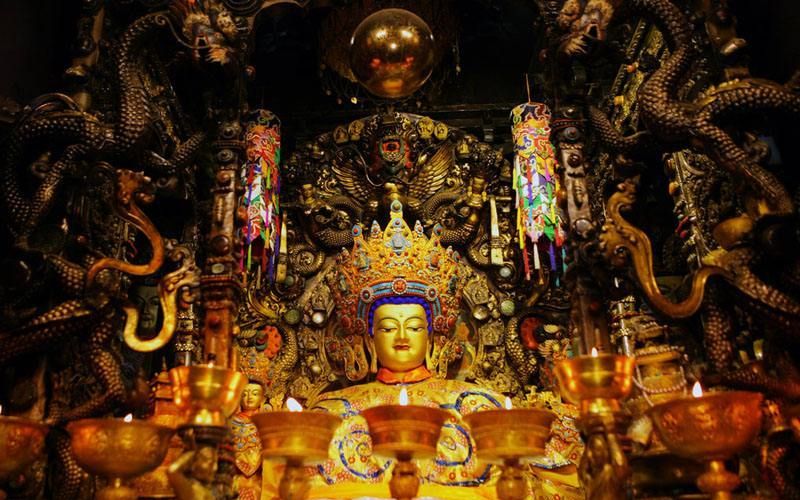 西藏探秘之大昭寺世界上唯一的释迦牟尼十二岁真身像之地