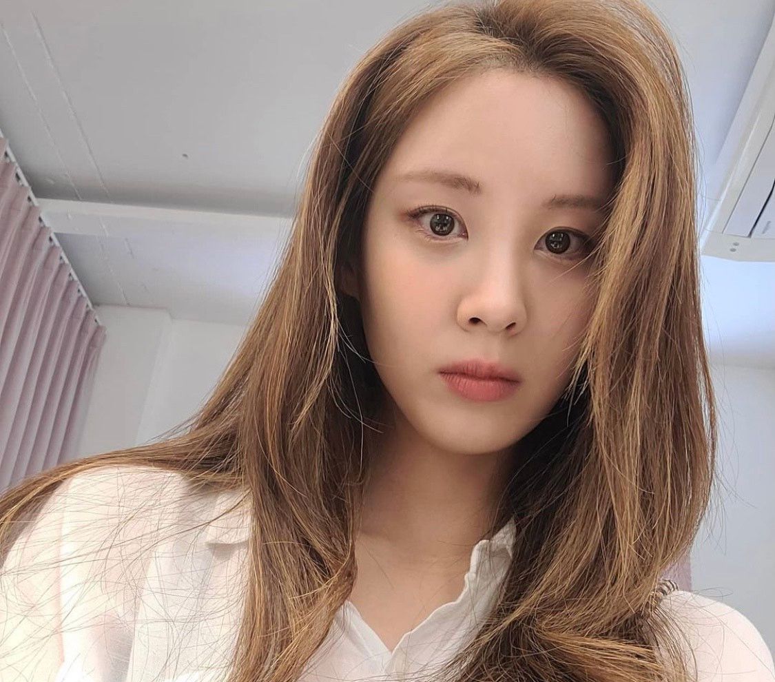 分享少女时代成员徐贤的自拍美照,欧尼太可爱太迷人啦