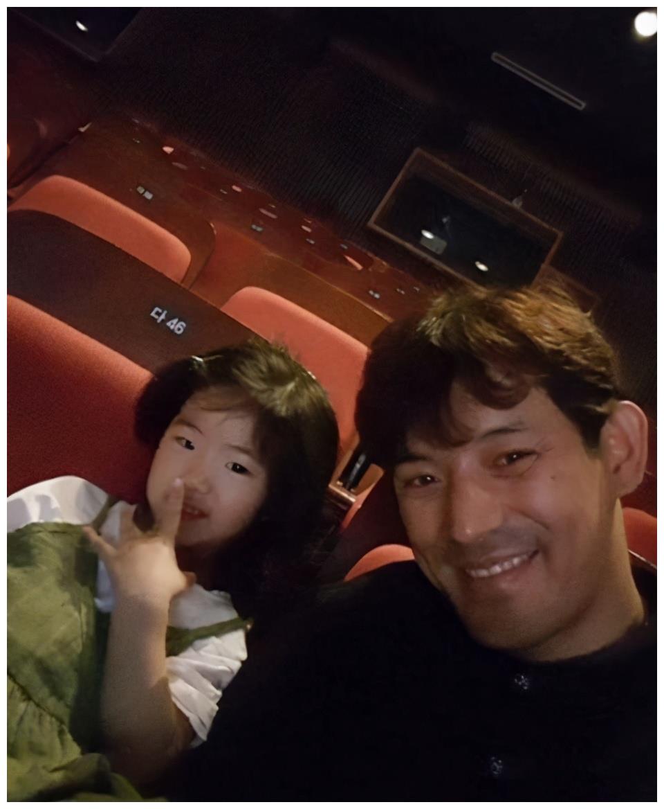 吴智昊因前女友暴瘦15斤,结婚6年生活甜蜜,将妻子宠成公主