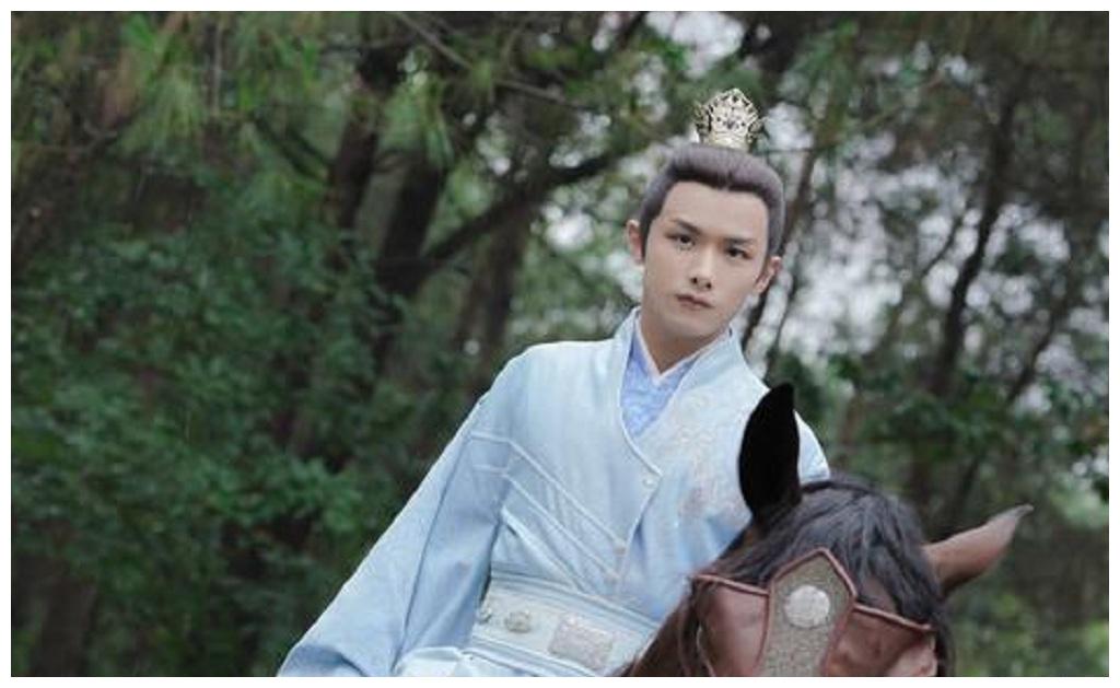 而如今于正开始热捧自己的艺人赵弈钦,赵弈钦参演了于正的《皓镧传》