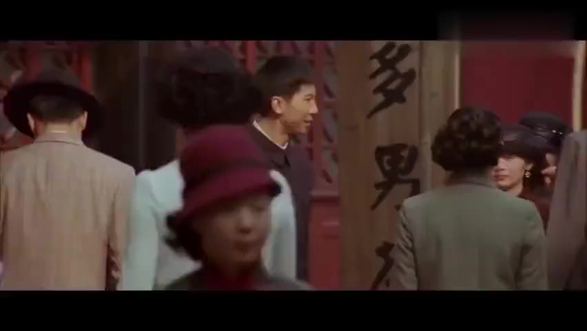 影视：老人笑叶问的咏春不正宗，叶问不服切磋，不料老人才是大师|娱乐|影视|电视剧_新浪新闻