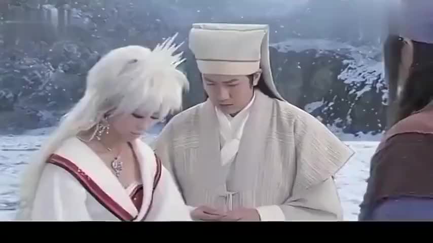 活佛济公雪女将万年雪藕交给道济道济将她变成凡人
