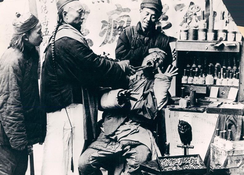 罕见老照片皇帝的奶娘真漂亮江湖郎中用老虎钳拔牙看着就疼