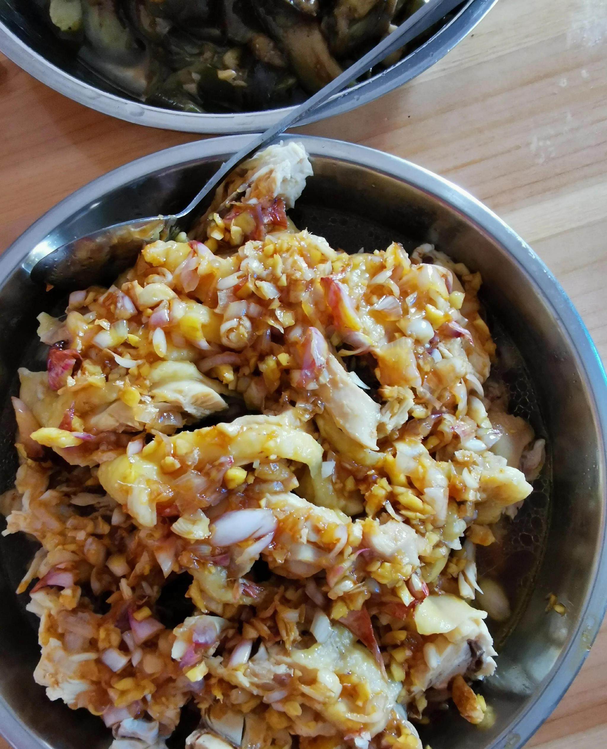 广东人爱吃的葱油鸡珠玑古巷,广府人发源地南雄的特色菜酸笋猪大肠