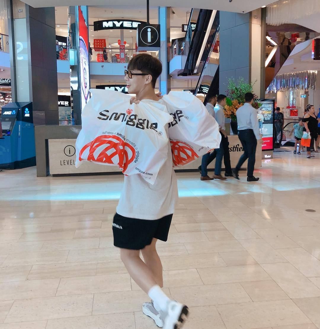 朴叙俊:一个就连背影都让人如此心动的男人,身材太完美_高清图集_新浪