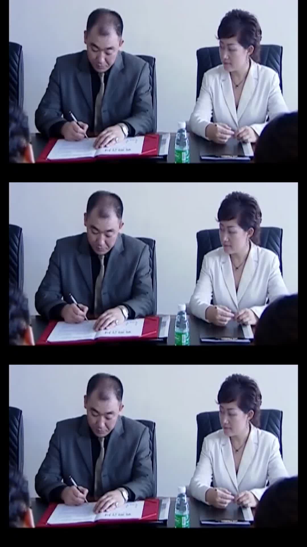 刚和集团签订完合约兆辉煌直接让人抬来3千万现金整整三大箱