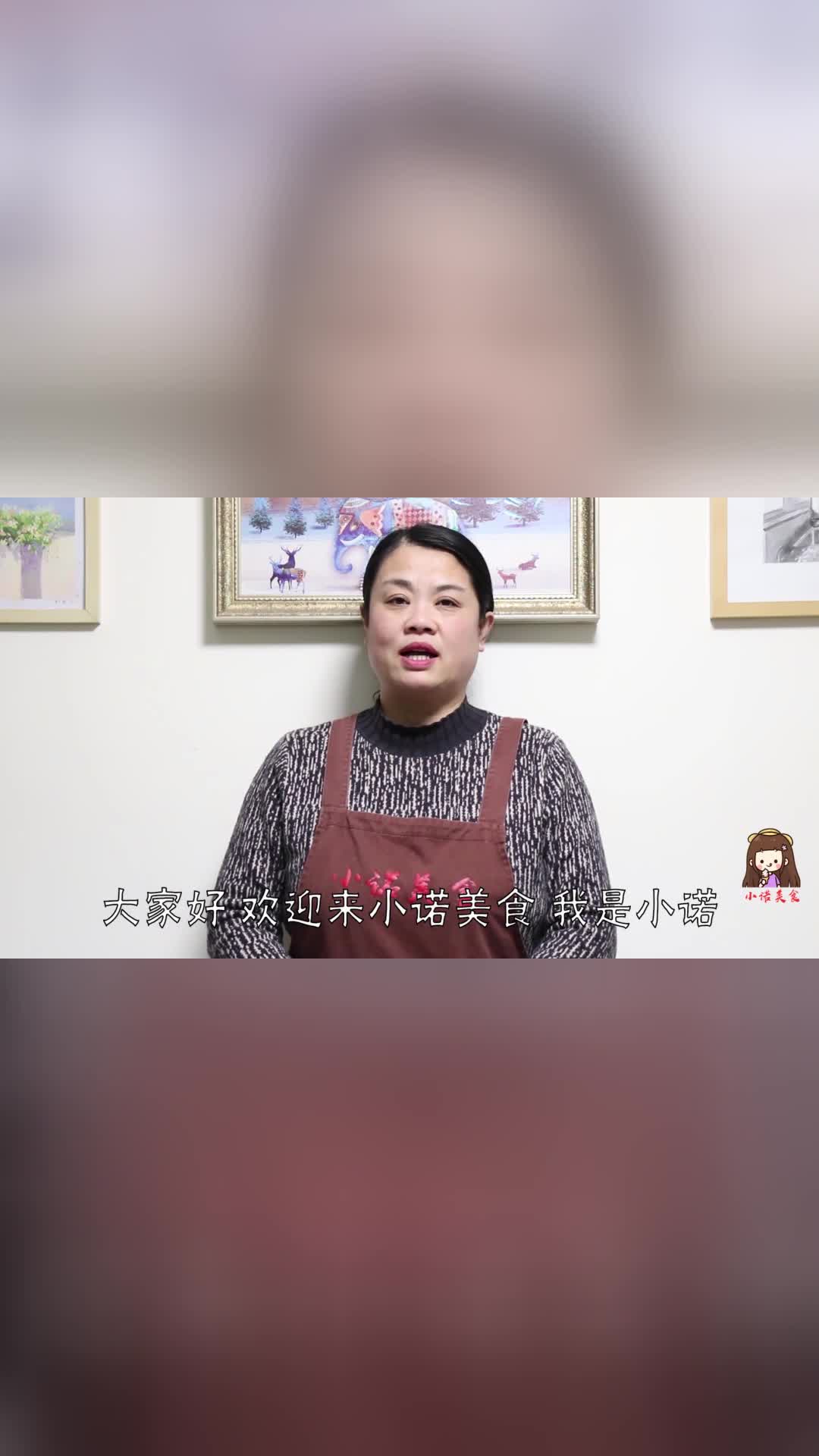 糯米粉倒进滚烫的开水中，太厉害了，老阿姨的拿手绝活，真香！