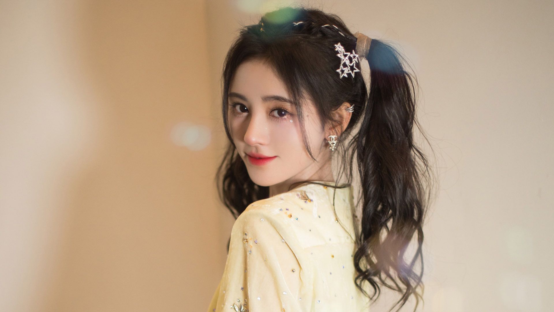 鞠婧祎双马尾甜美写真_高清图集_新浪网