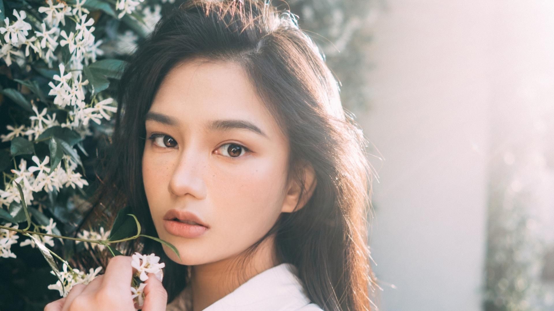 长发御姐夏季清新淡雅唯美气质户外写真