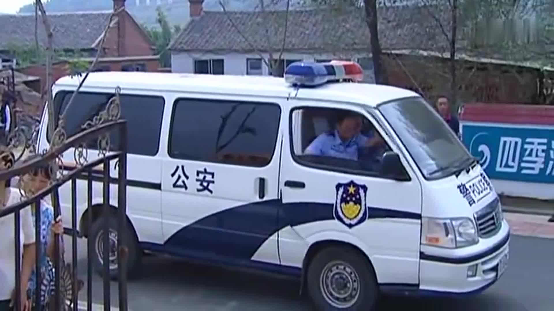 剧乡村名流家来一院子老人给老秦愁的下半辈子完了