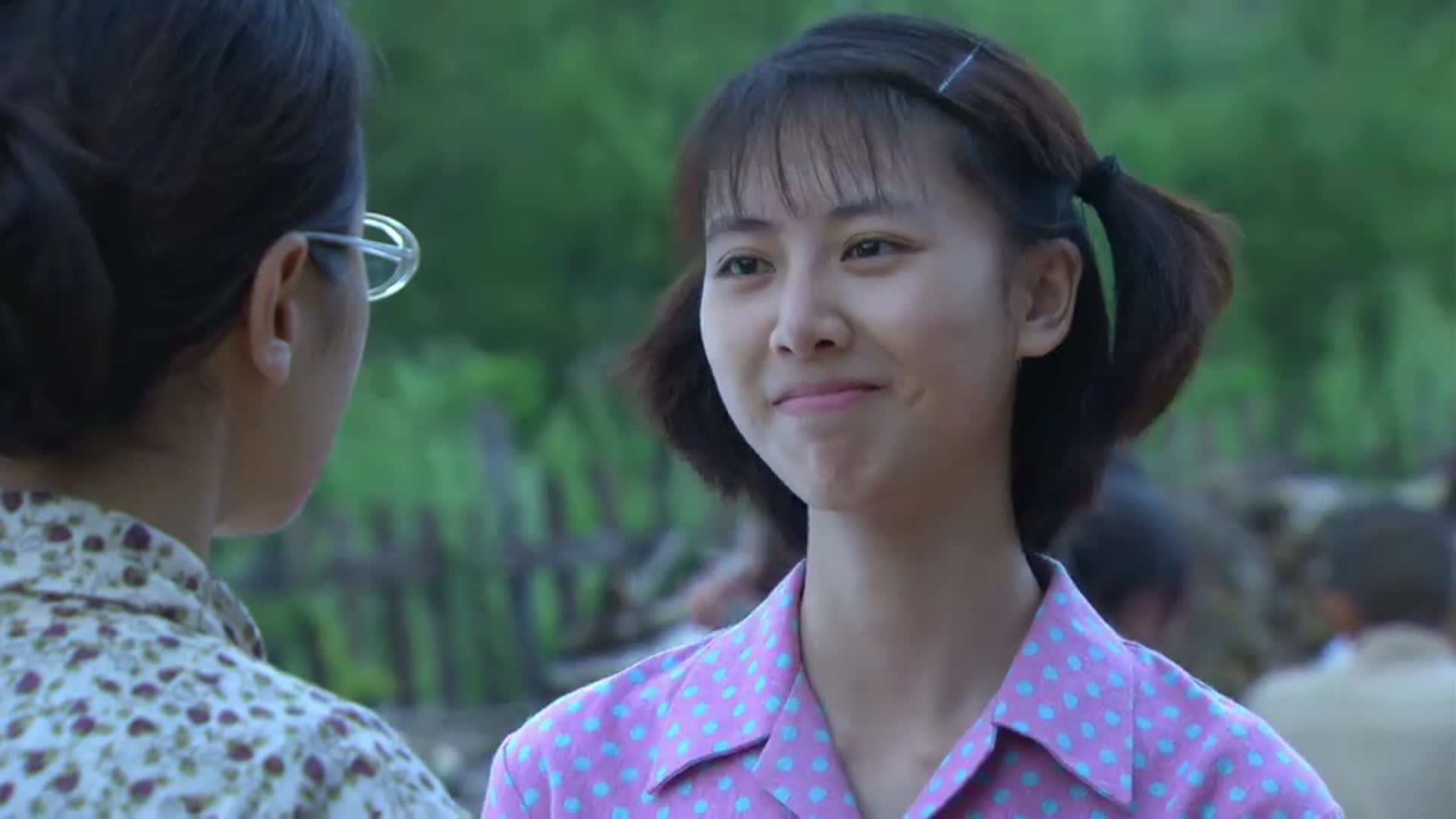 养父的花样年华:志强真是长大了,懂得去敬酒了