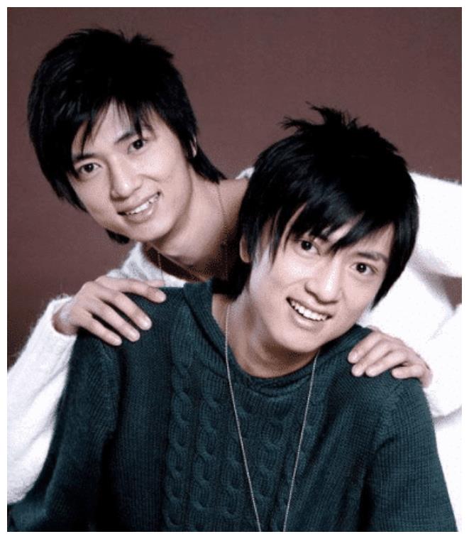 娱乐圈最令人意想不到的6对亲兄弟, 最后三兄弟三个姓!