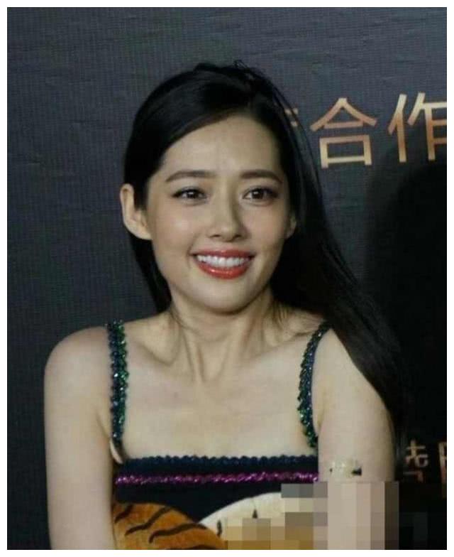 因此当网友和大众知道陈凯师的真实颜值和相貌时都非常的惊讶,在出演