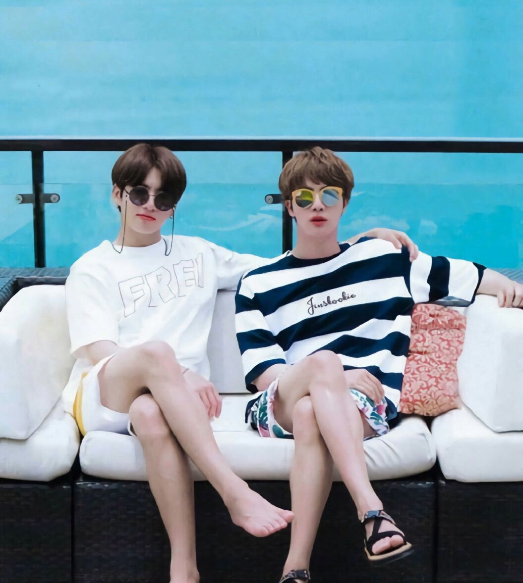 防弹少年团:大哥金硕珍和幺宝田柾国真的是可爱的兄弟组合呀!