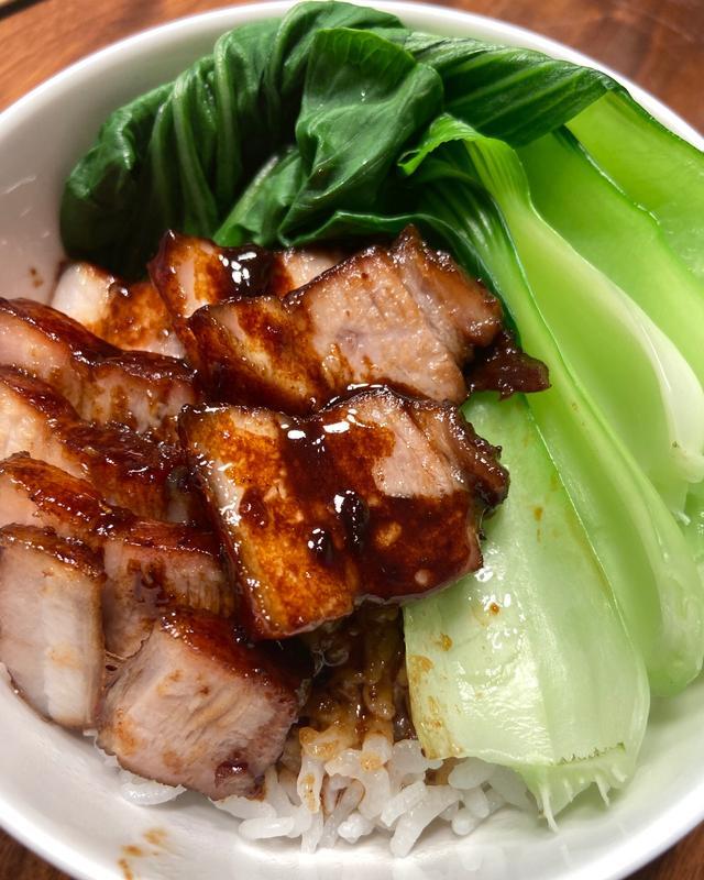 经典快餐叉烧肉盖饭汤汁浓郁肉质鲜嫩做法简单超容易