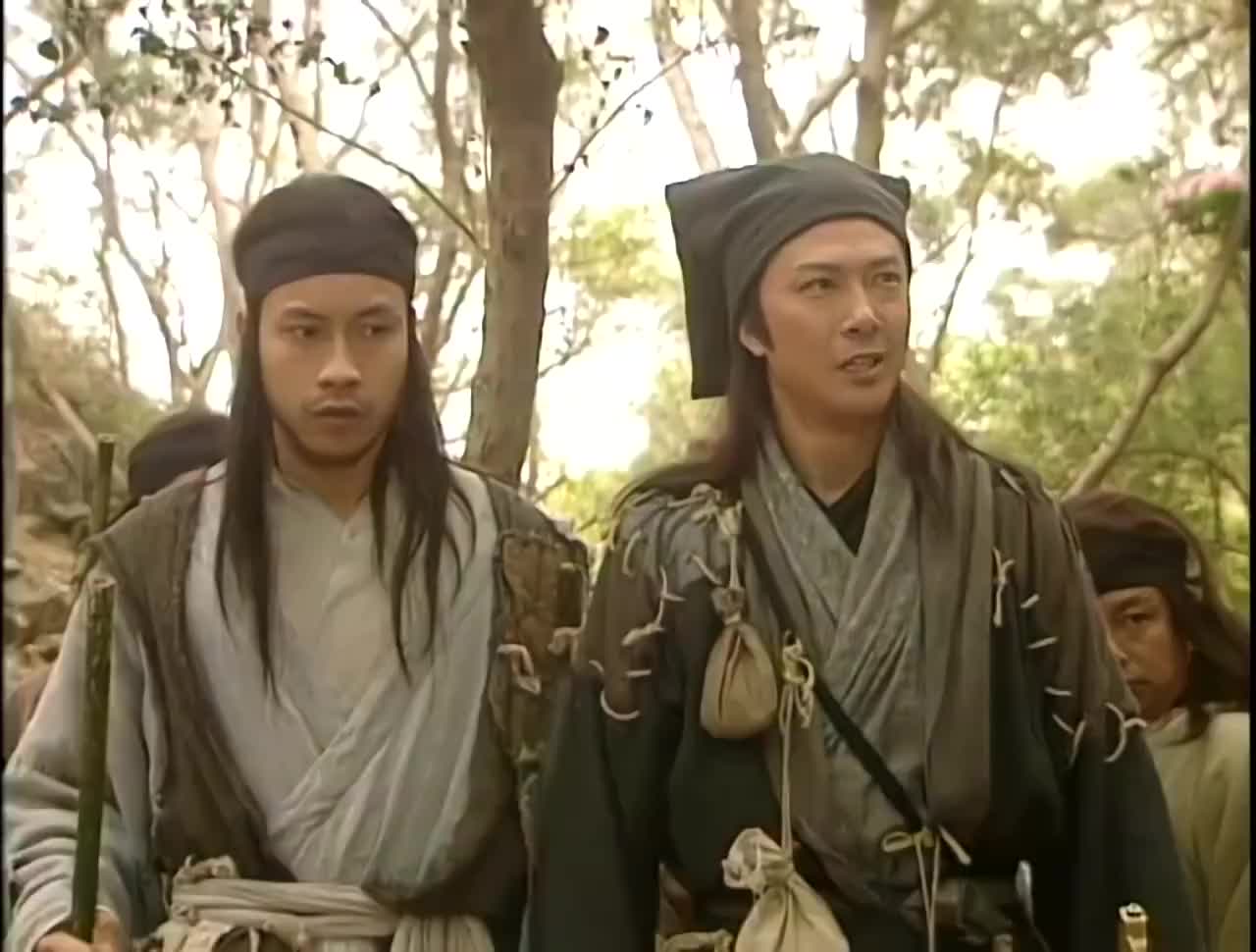 天龙八部不愧为丐帮帮主乔峰乔峰叫他们坐下他们不得不听