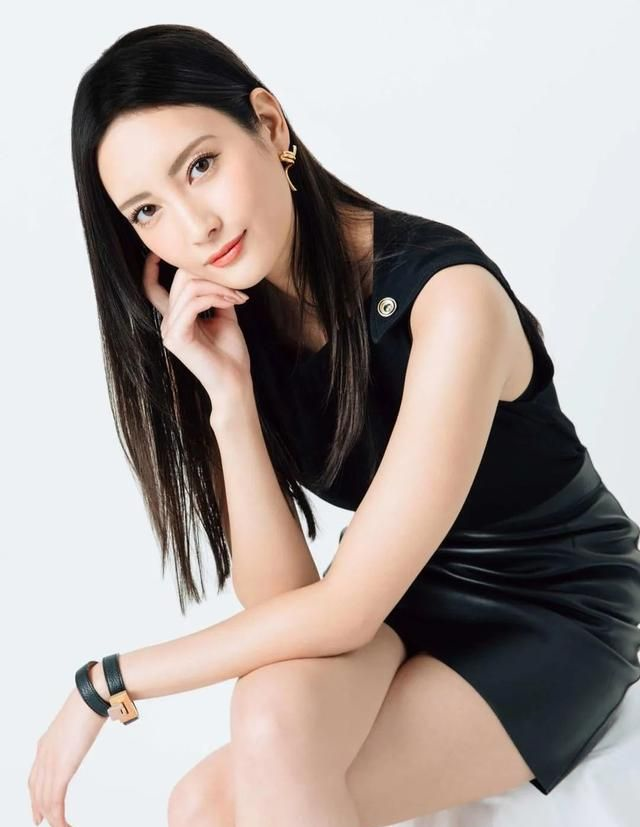 日本女星菜菜绪最新美图雪肤娇嫩细腰腿长性感妩媚