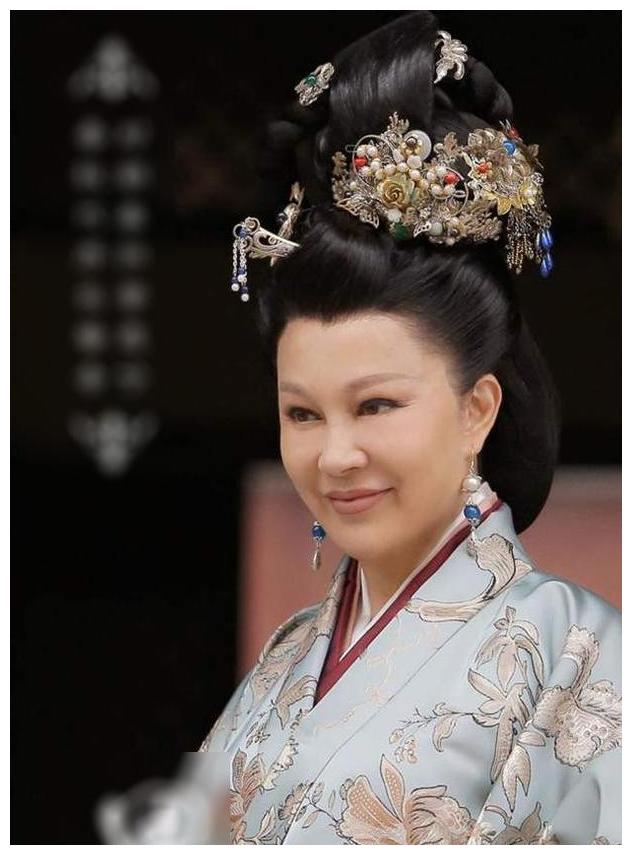 她是杭州第一美女,却插足有妇之夫,后未生育被抛弃,今整容变残