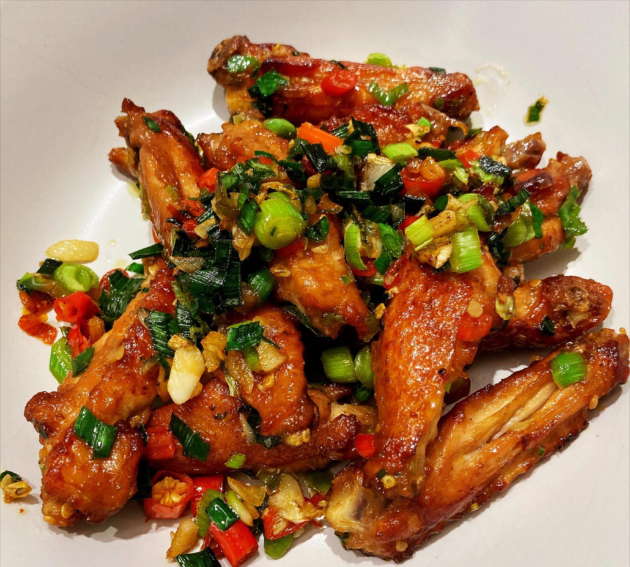 这样做的鸡翅好吃到停不下来:蒜香鸡翅|鸡翅|鸡中翅|生抽_新浪新闻