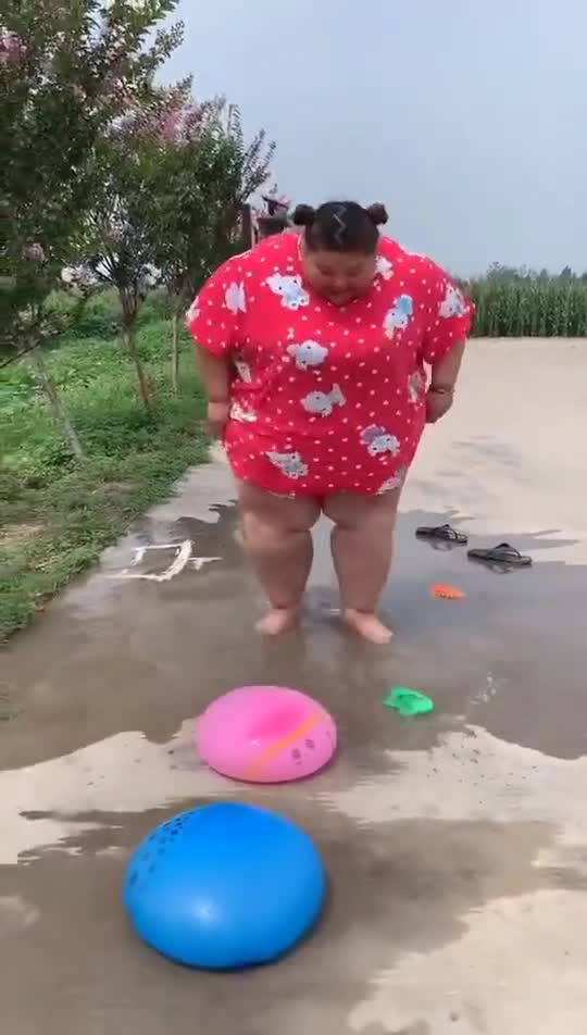 街拍胖妞的新玩法_手机新浪网