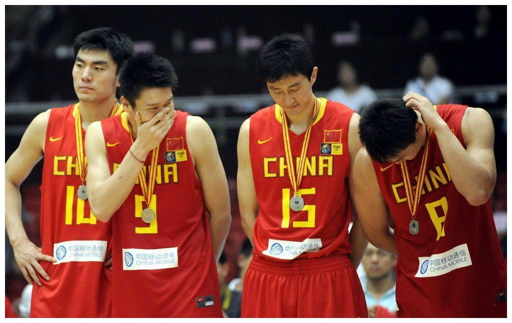 郭士强再次下课,让孙悦朱芳雨洗清冤屈,偷笑门的锅他们不该背