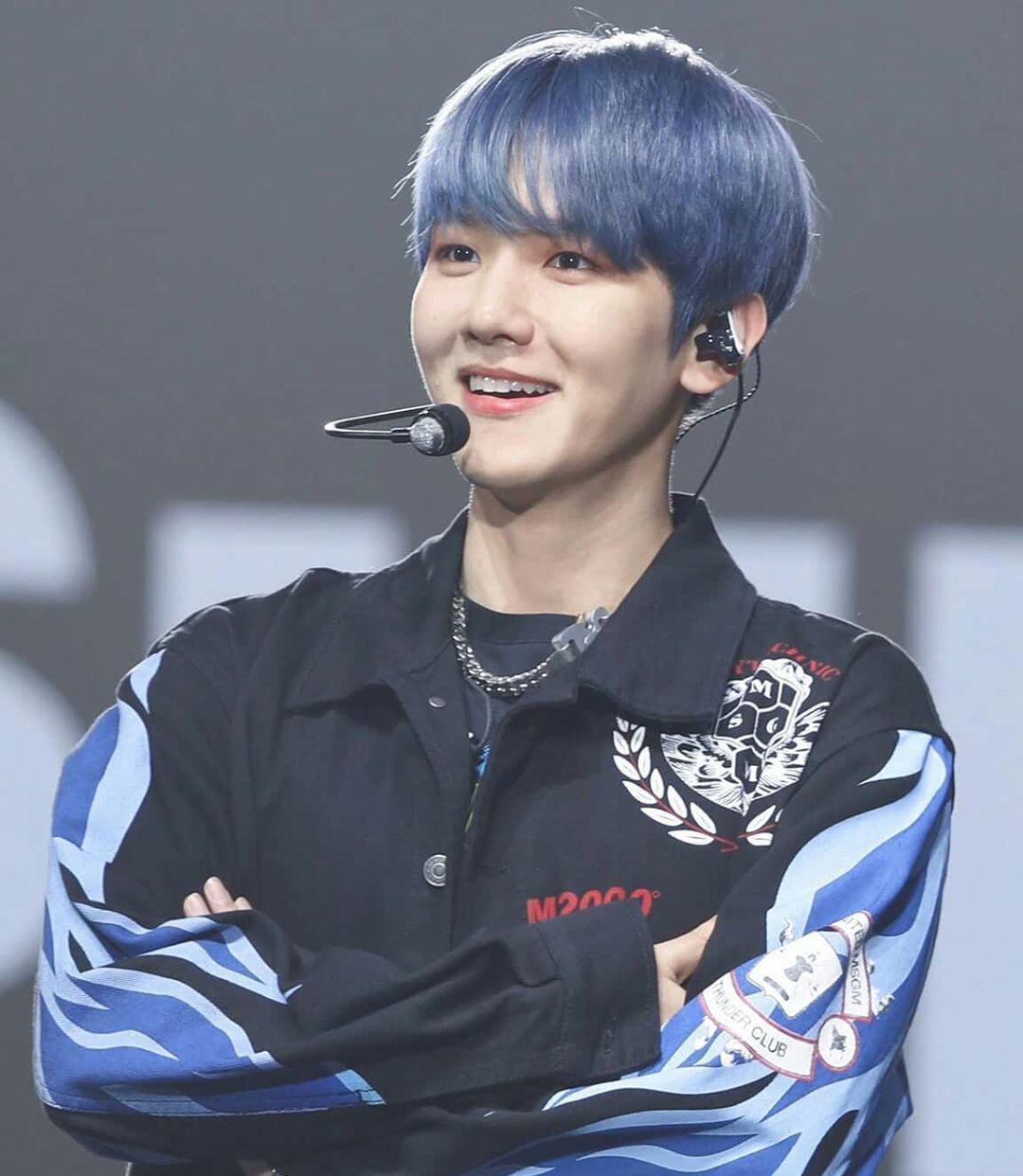 superm西雅图演出,伯贤舞台照合集,帅气专业的治愈系队长小啵