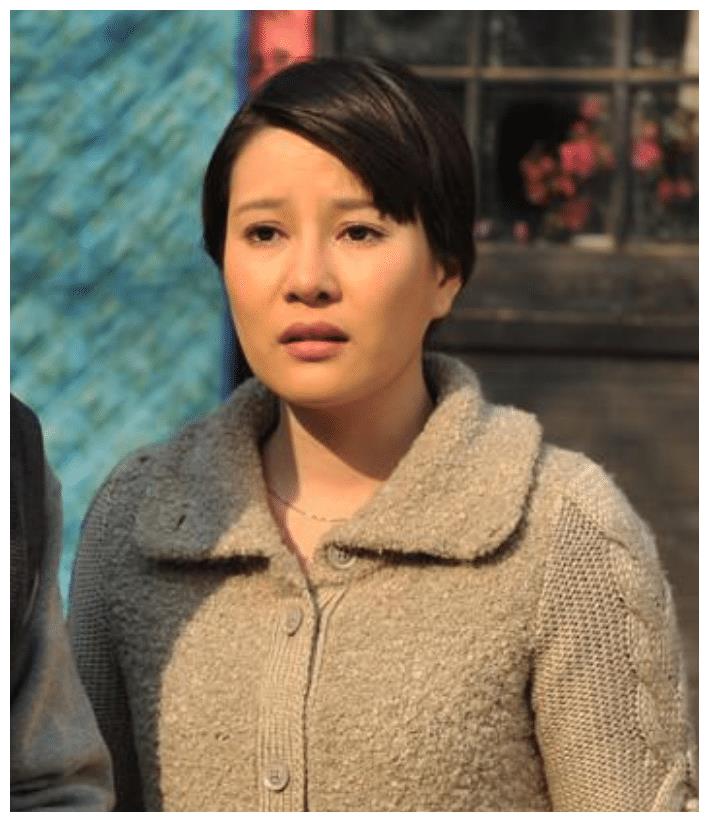 侯耀文去世13年被侄儿戴志诚勾走的娇妻现如何