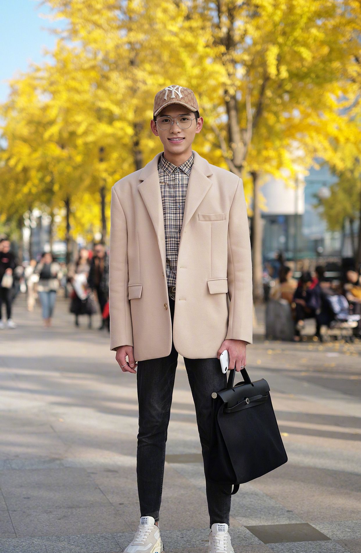 街拍街拍男神真的不容易遇到小鲜肉来了