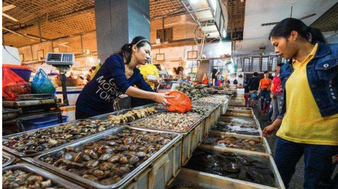 买海鲜时聪明人会主动避开这3种老板一看便知是内行人