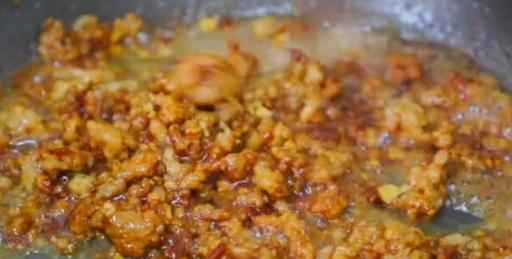 红薯学会这样吃,比红烧肉还过瘾,吃一口就忘不了最后汤汁都不剩休闲区蓝鸢梦想 - Www.slyday.coM 红薯学会这样吃,比红烧肉还过瘾,吃一口就忘不了最后汤汁都不剩休闲区蓝鸢梦想 - Www.slyday.coM