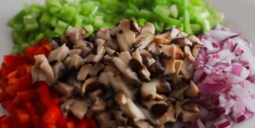 红薯学会这样吃,比红烧肉还过瘾,吃一口就忘不了最后汤汁都不剩休闲区蓝鸢梦想 - Www.slyday.coM 红薯学会这样吃,比红烧肉还过瘾,吃一口就忘不了最后汤汁都不剩休闲区蓝鸢梦想 - Www.slyday.coM