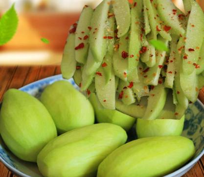 南方人吃芒果,最喜欢用辣椒拌,北方人却表示:味道太上头了!