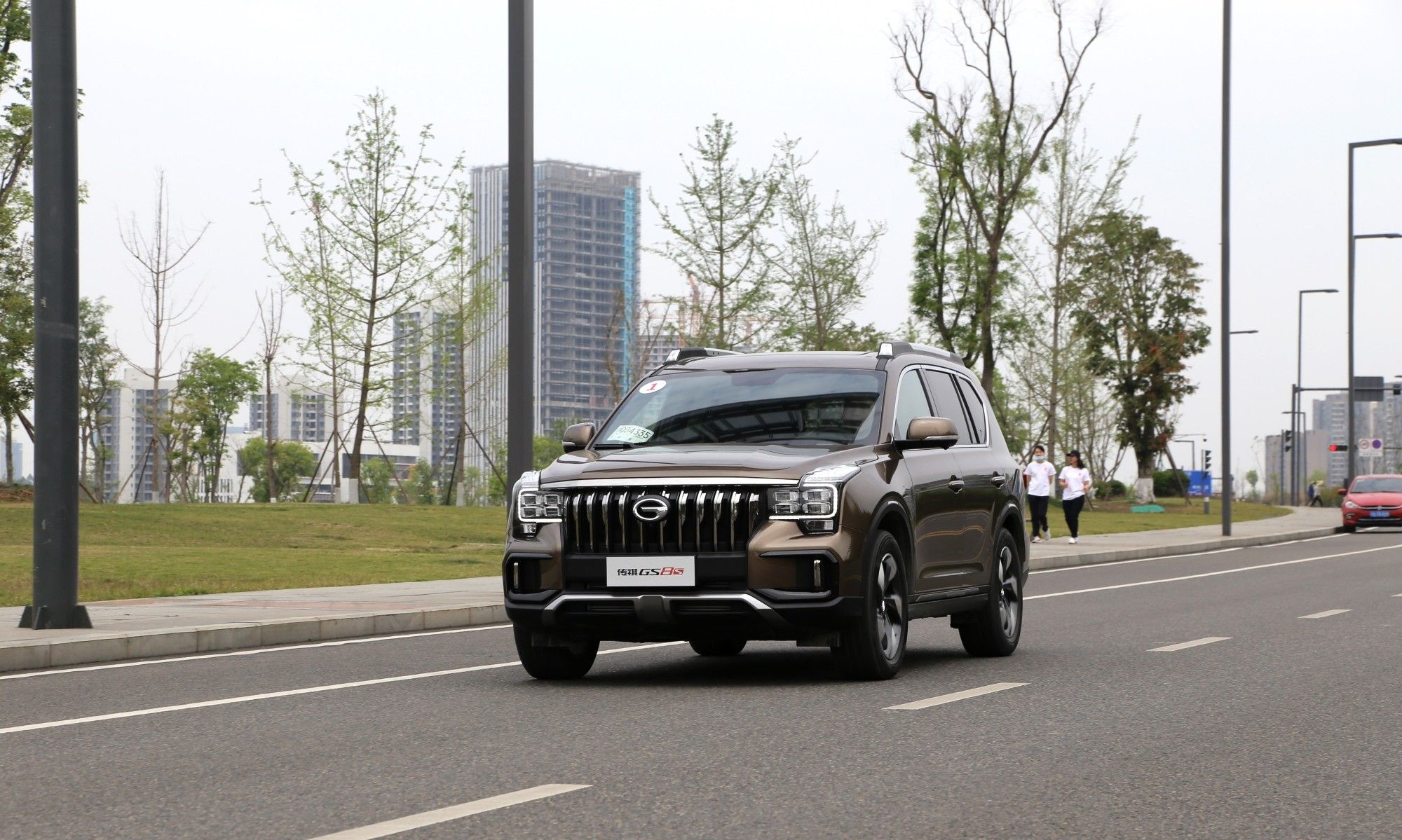 【新车】广汽传祺gs8 s新车外观图