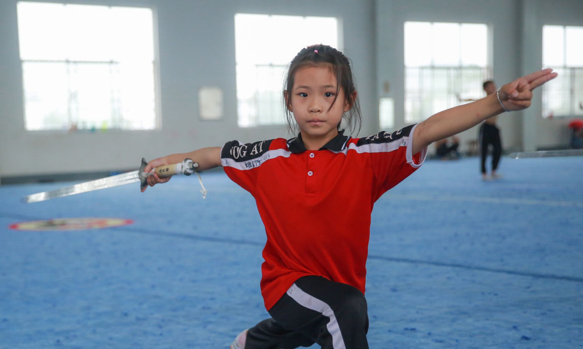 气质独特,颜值出众,会武术的女孩就是好看!