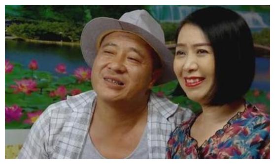 赵四媳妇晒近况,现实老公是李玉刚恩师,反串比李玉刚还"娘"