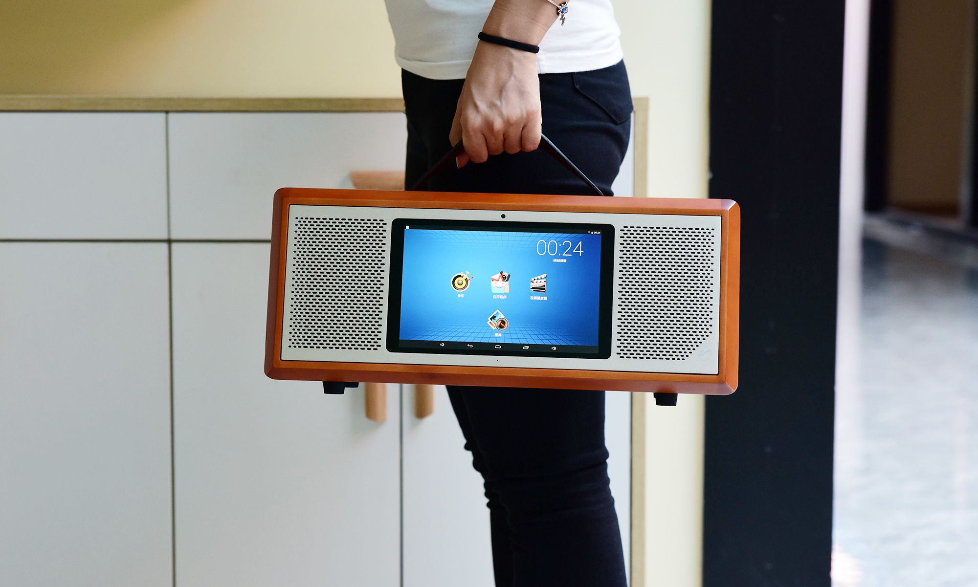 新时代智能媒体中心 惠威mc-200多媒体音箱图赏